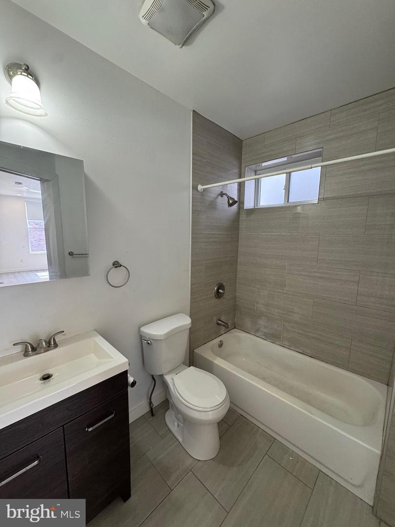 1735 Mckean St Property Photo 4