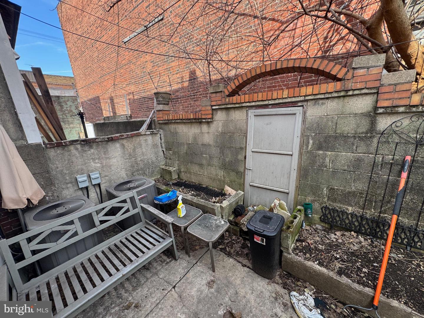 1735 Mckean St Property Photo 18