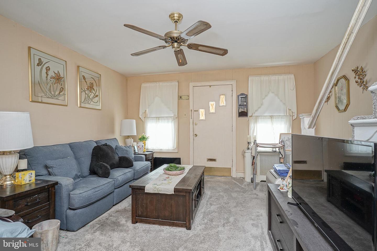 7238 Ditman St Property Photo 3