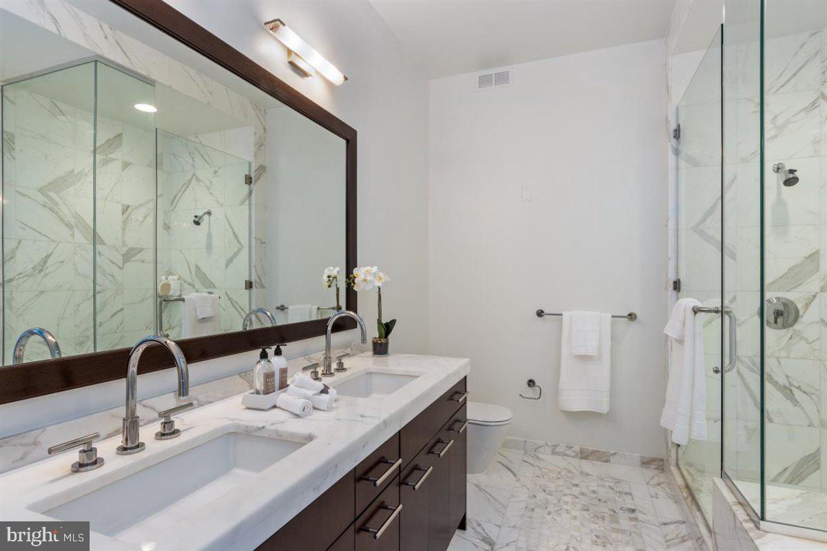 1414 S Penn Sq #10c Property Photo 14