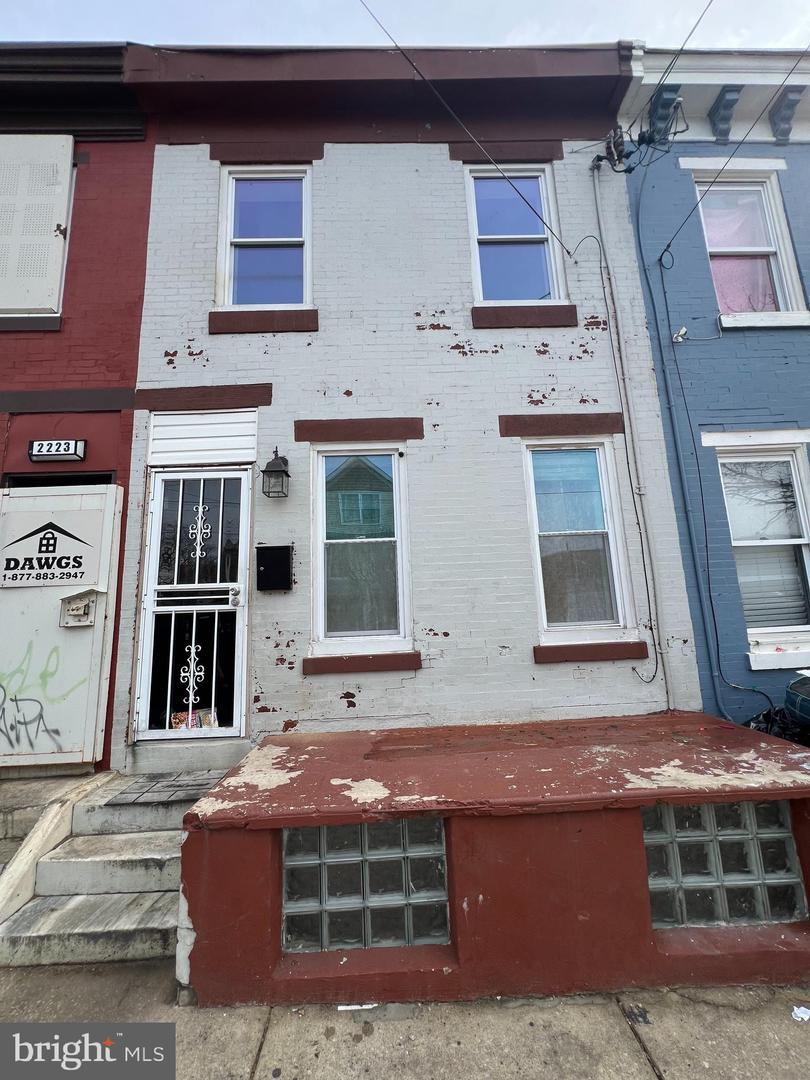 2221 N FAIRHILL ST Property Photo 1