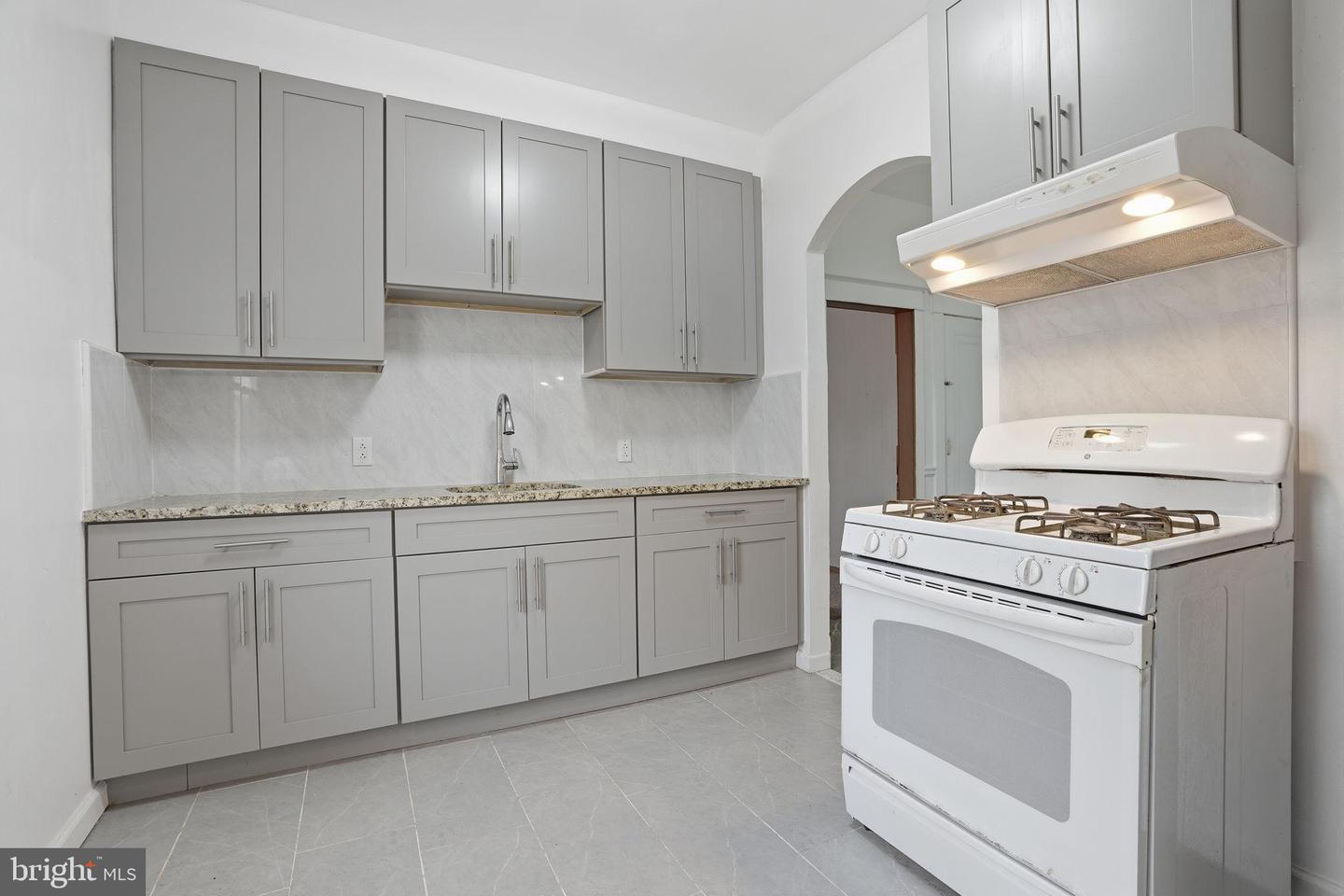 4418 Devereaux St Property Photo 2