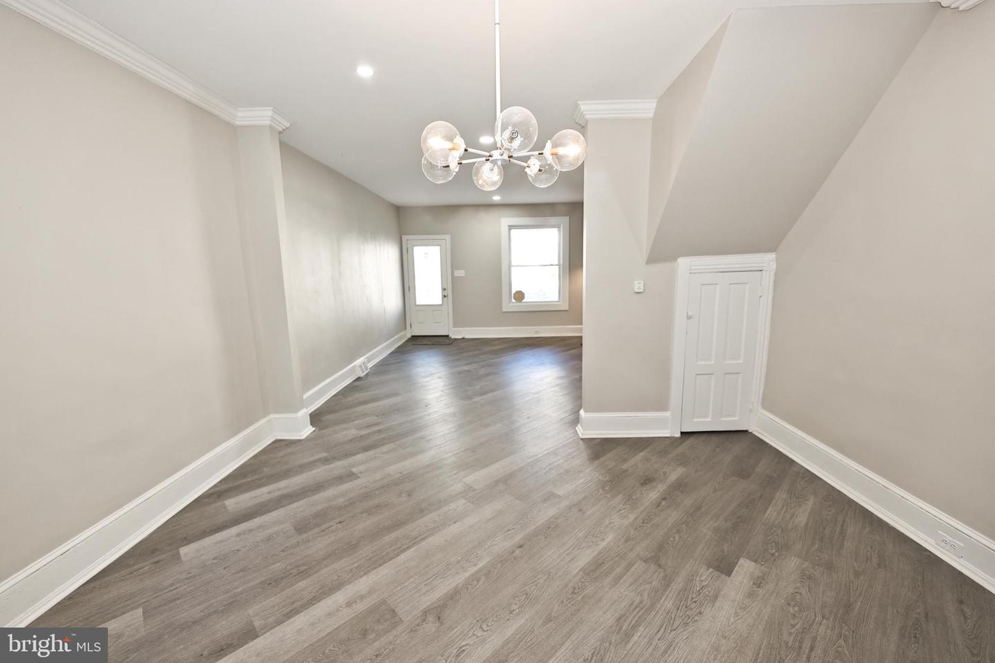 5836 Pemberton St Property Photo 7