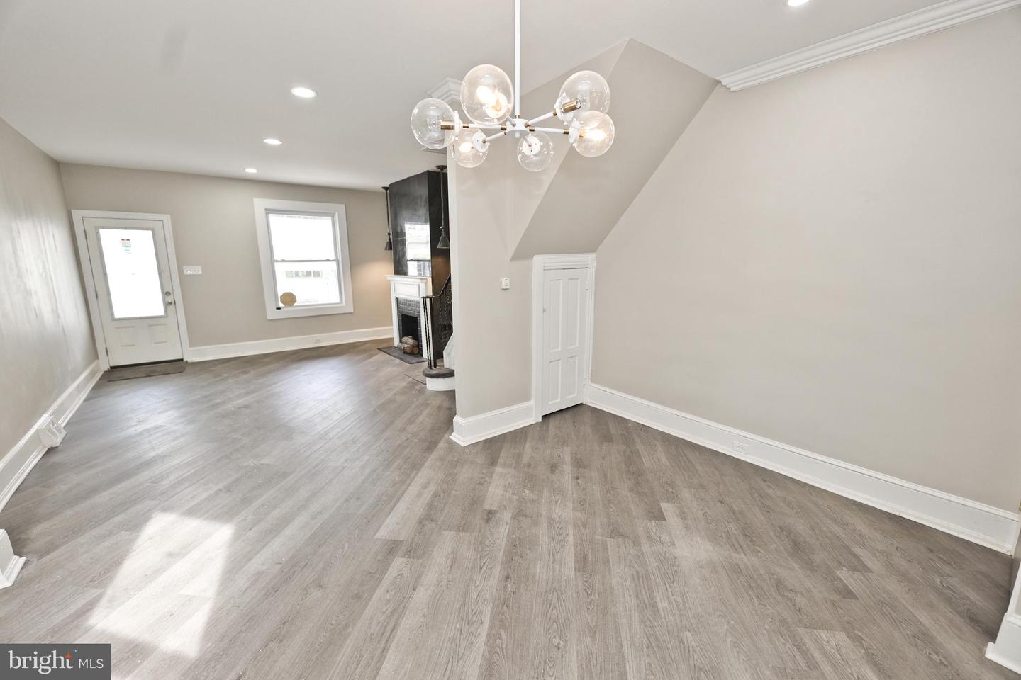 5836 Pemberton St Property Photo 13