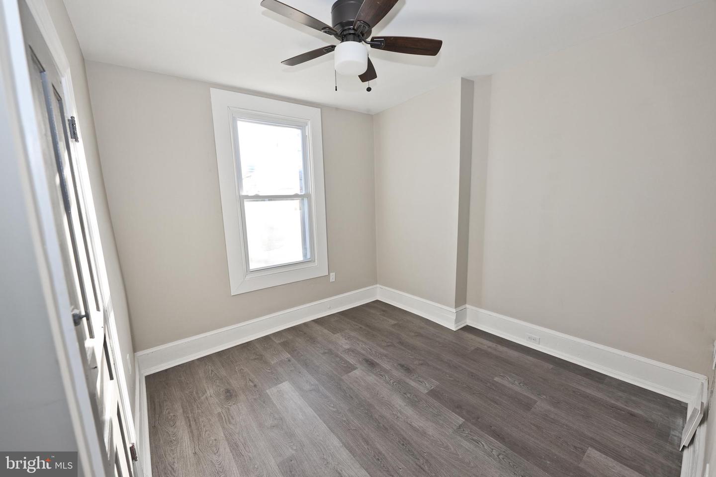5836 Pemberton St Property Photo 21