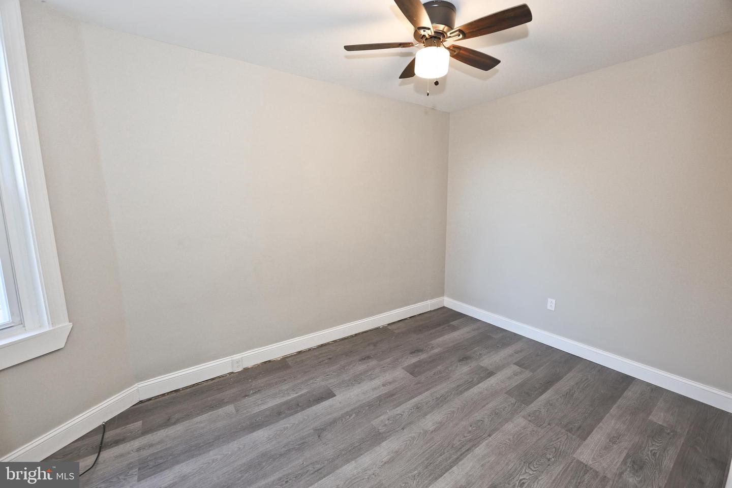 5836 Pemberton St Property Photo 24