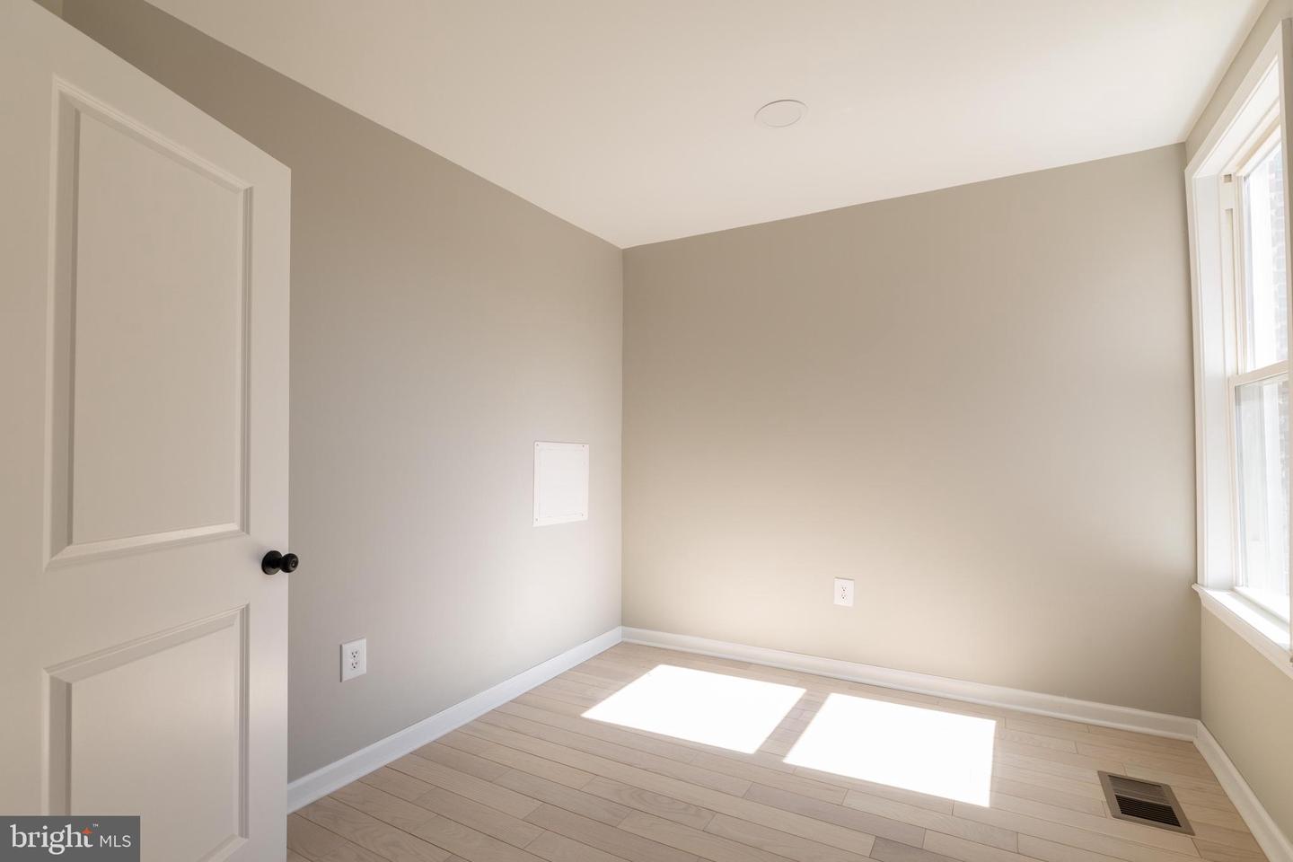 7732 Temple Rd Property Photo 14