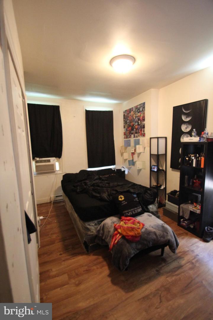 3341 N Gratz St Property Photo 6