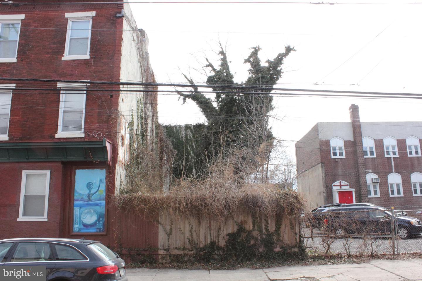 1602 W Thompson St Property Photo 1
