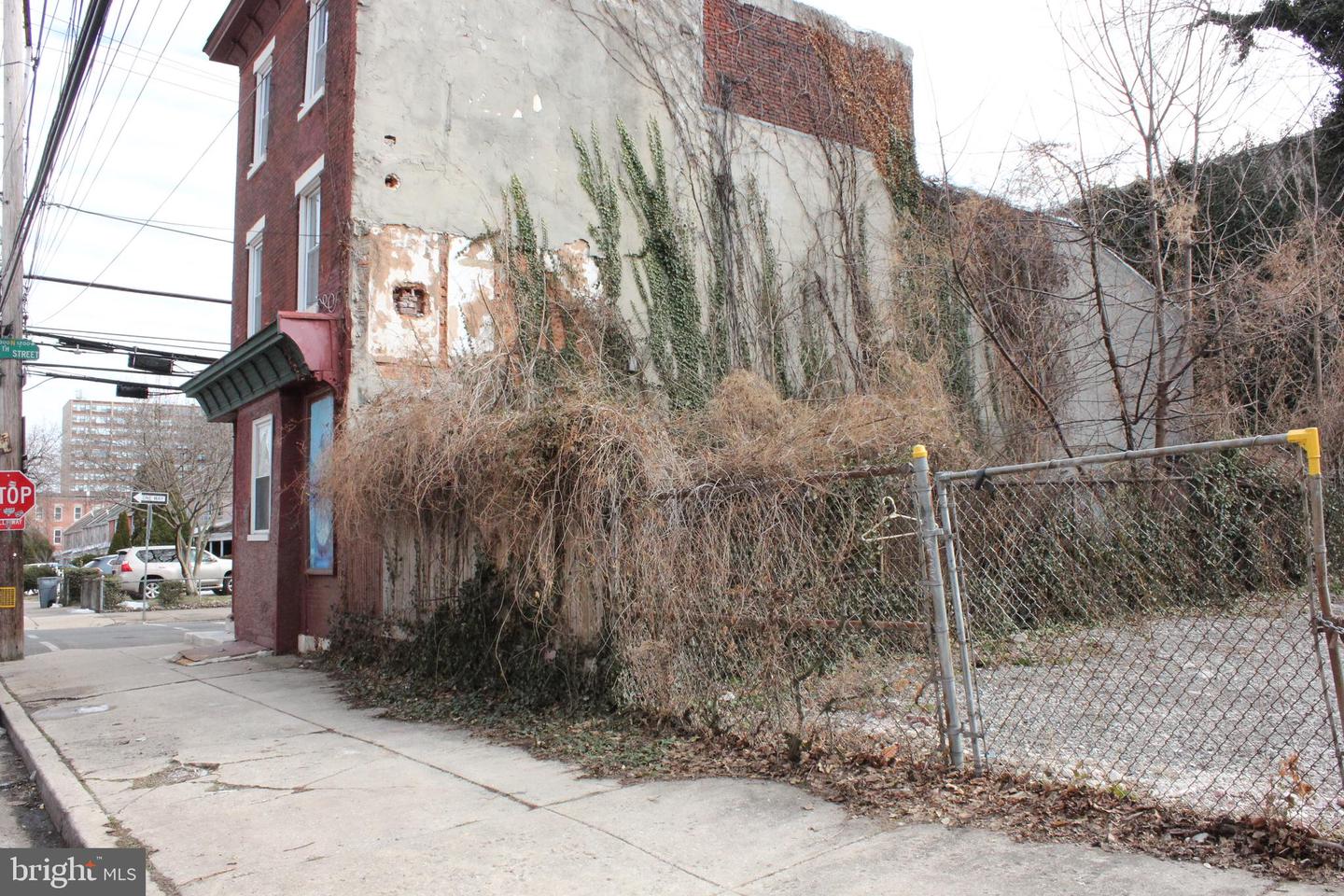 1602 W Thompson St Property Photo 12