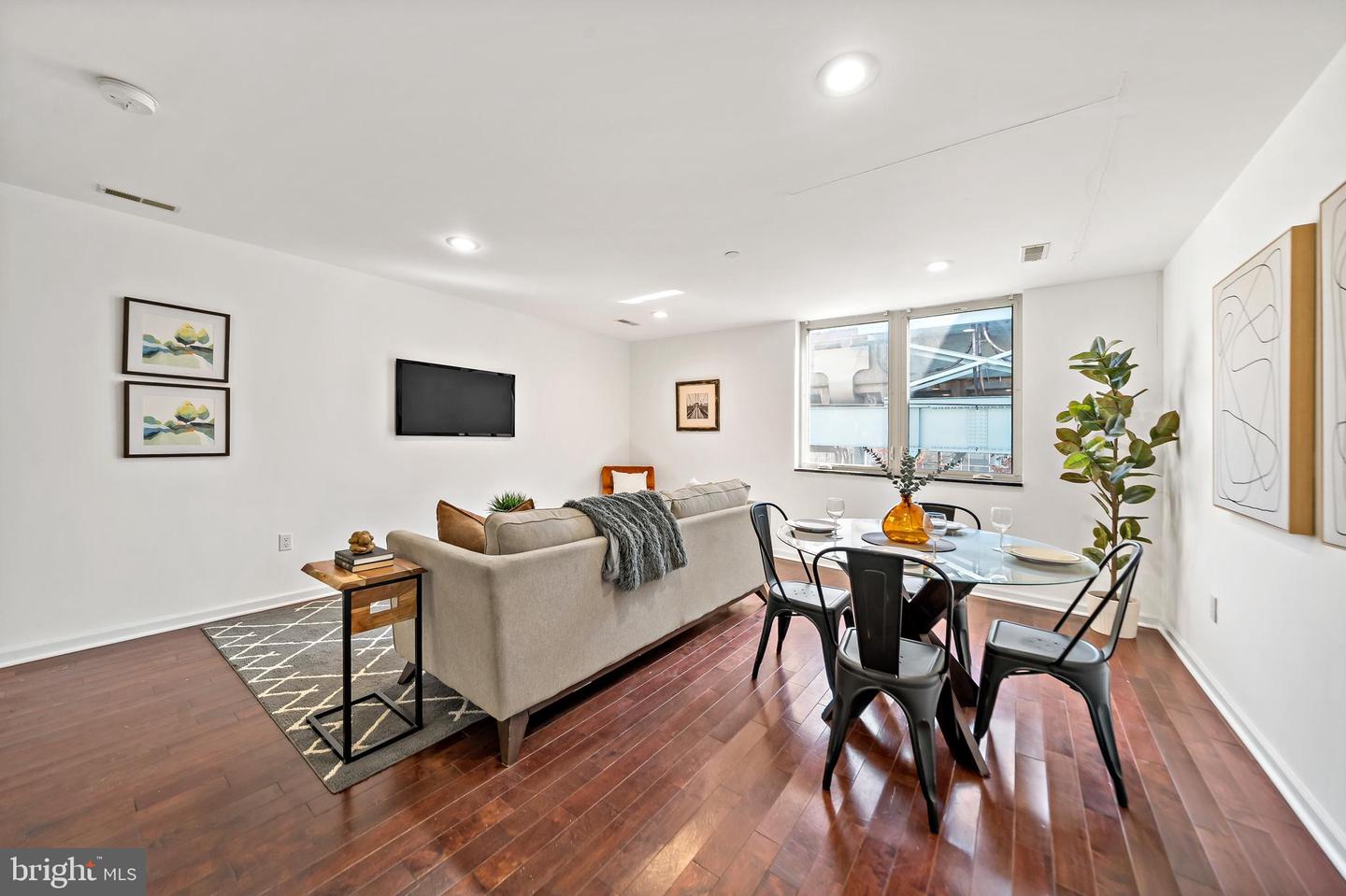 1814 N Front St #b Property Photo 3