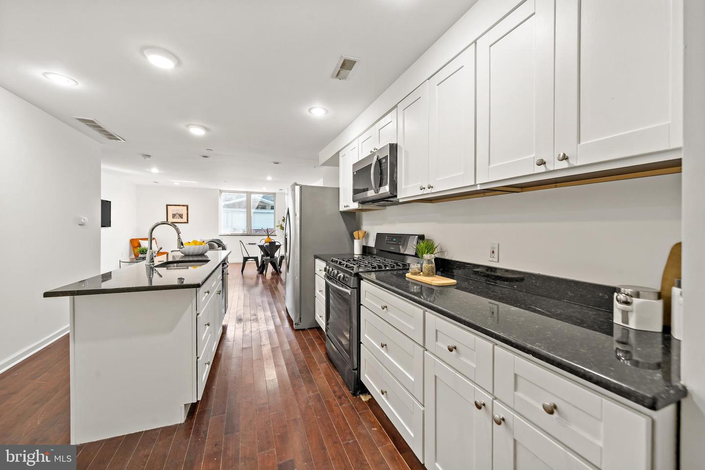 1814 N Front St #b Property Photo 7