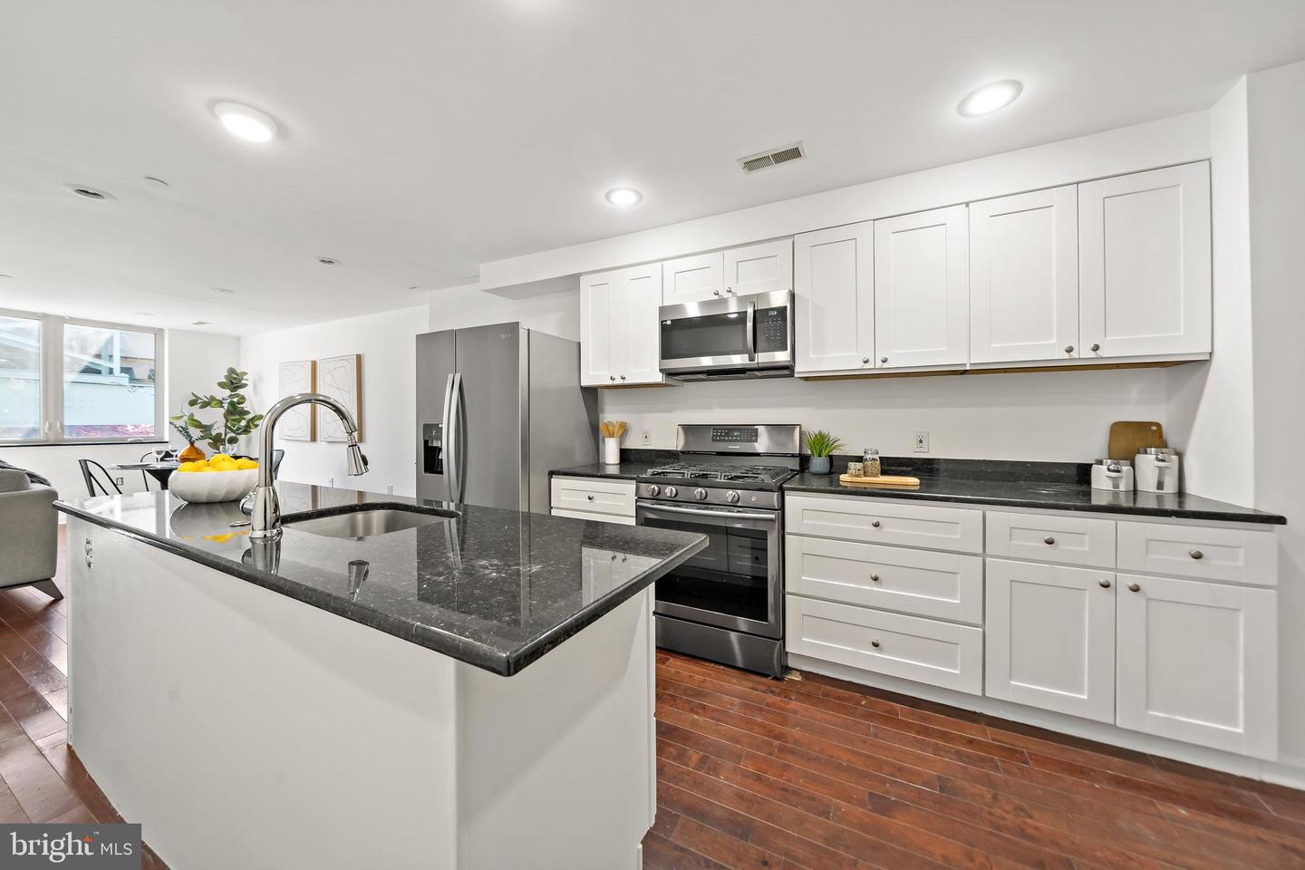 1814 N Front St #b Property Photo 8