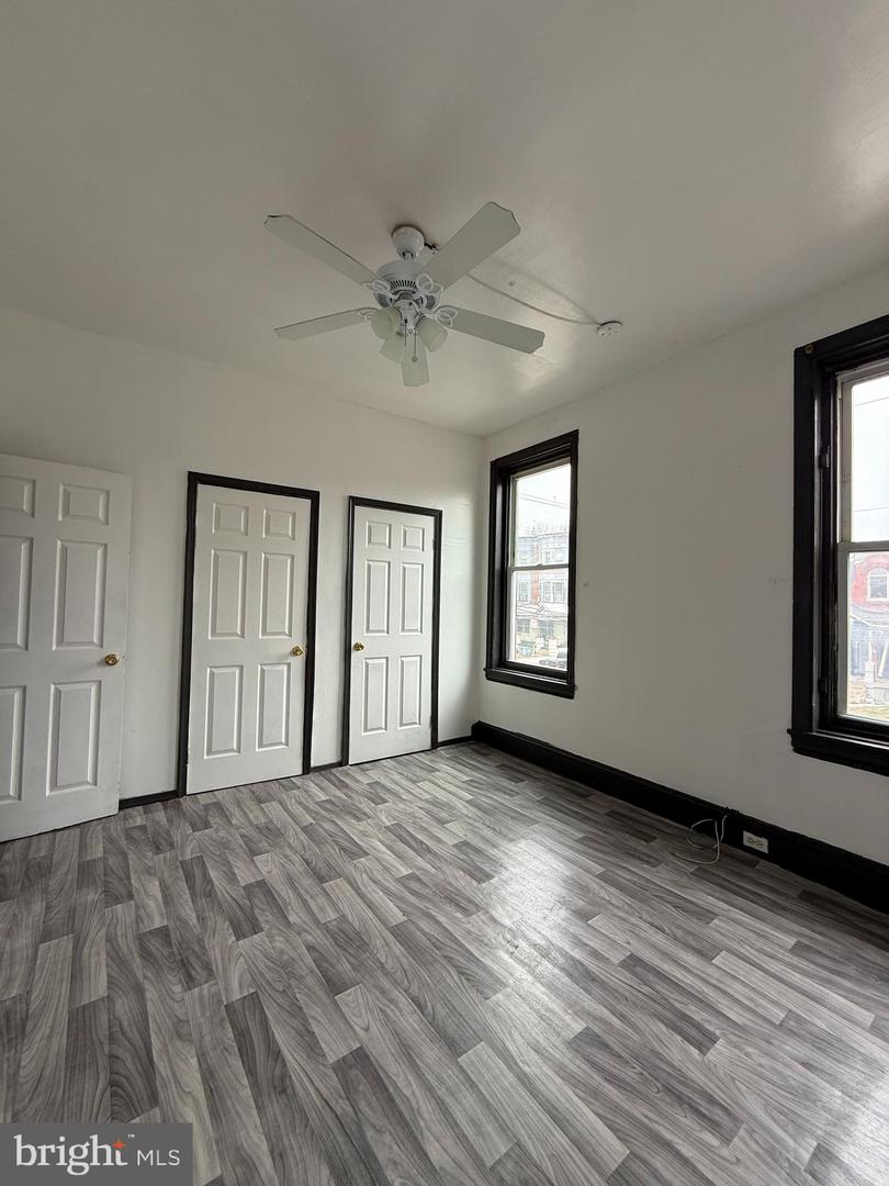 3258 N Park Ave #2r Property Photo 3