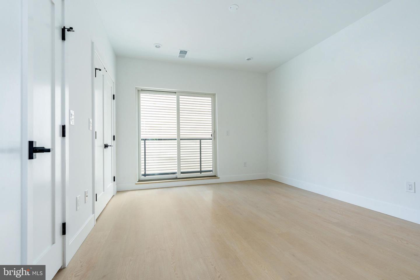 1649 6th St N Property Photo 3
