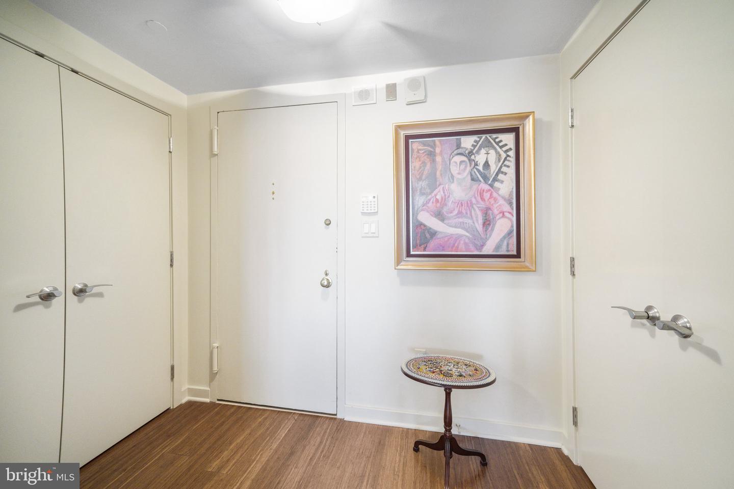 1919 Chestnut St #2901/02/24 Property Photo 4