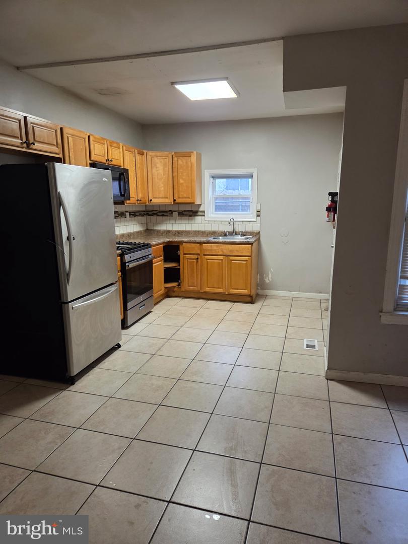 3446 Keim St Property Photo 3