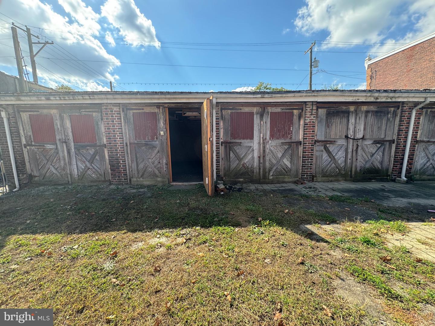 203 E Slocum St #a Property Photo 1