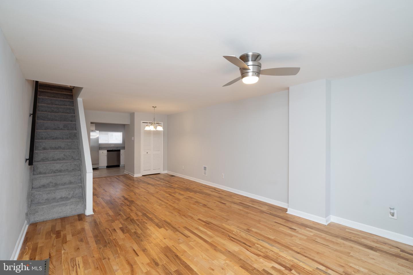 225 Tree St Property Photo 2