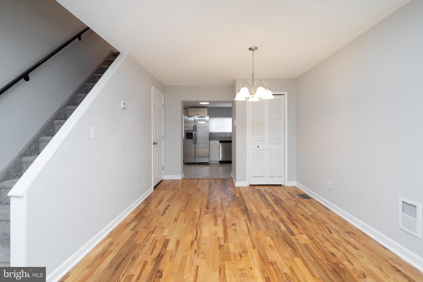 225 Tree St Property Photo 5