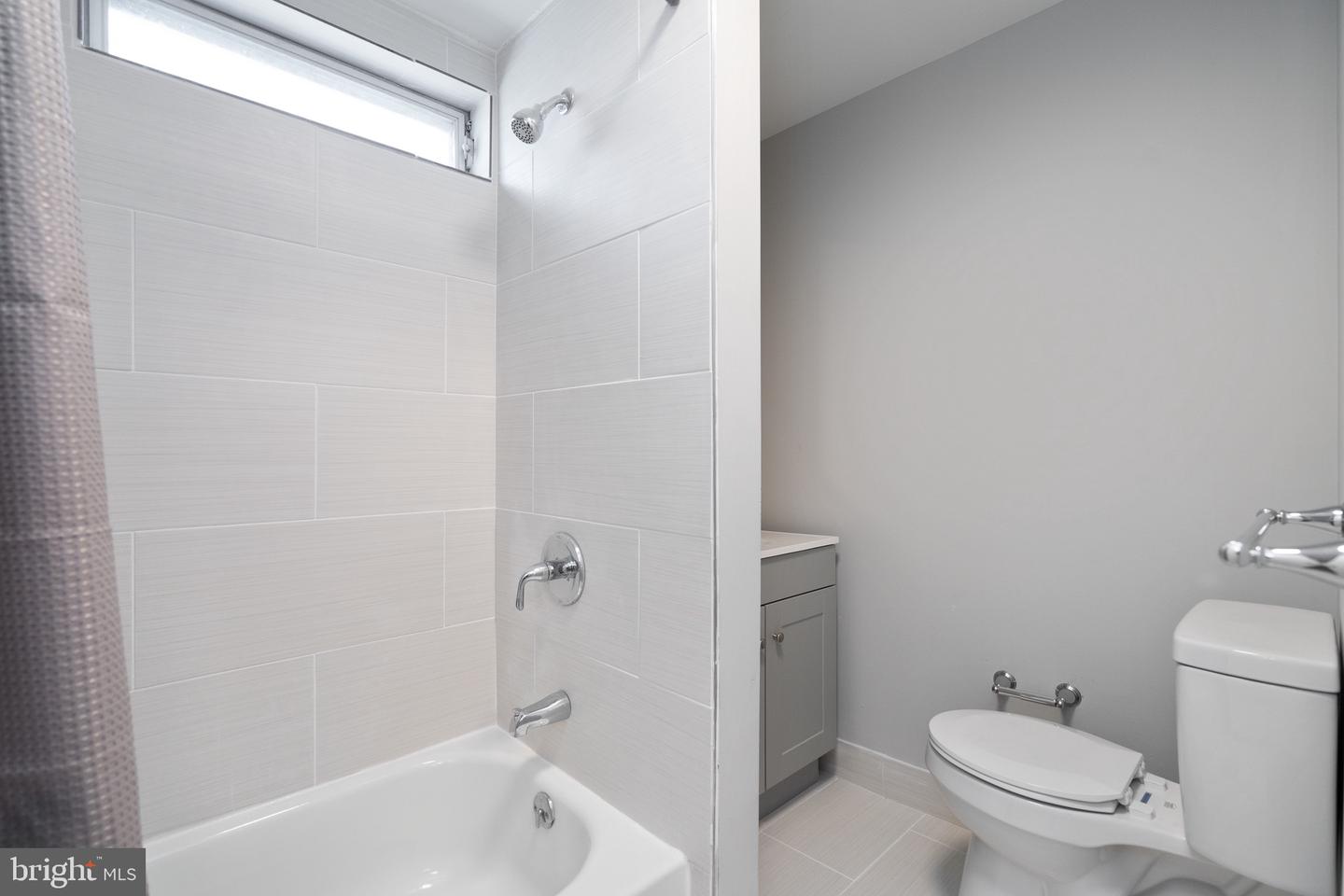 225 Tree St Property Photo 17