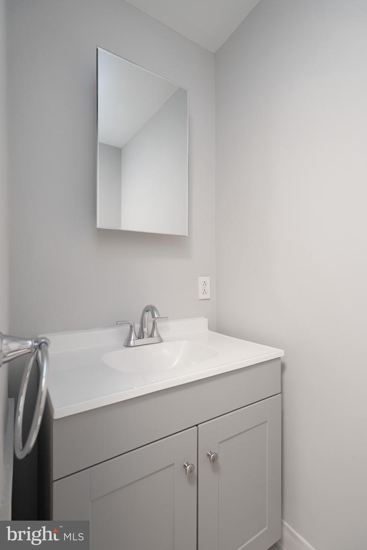 225 Tree St Property Photo 18