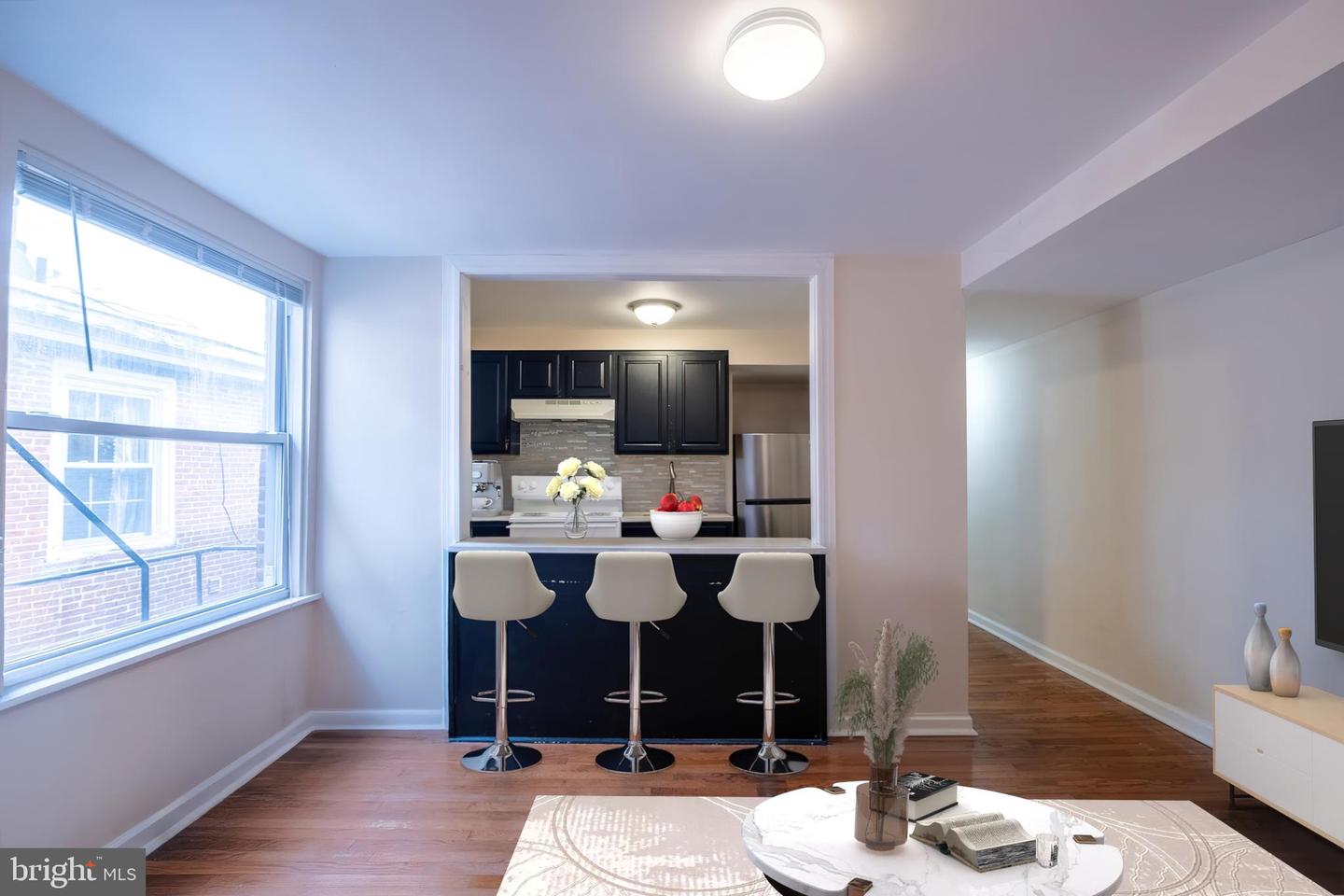 1736 PINE ST #3R Property Photo 1