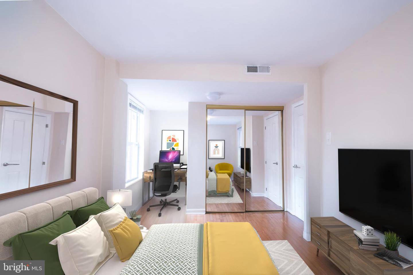 1736 Pine St #3r Property Photo 7