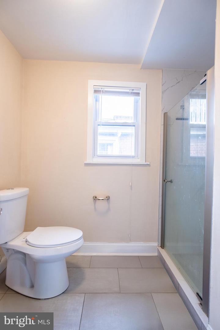 1736 Pine St #3r Property Photo 8