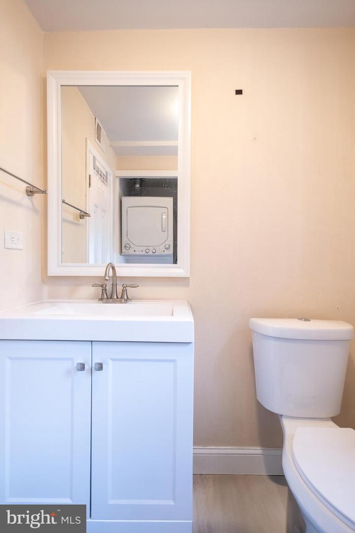 1736 Pine St #3r Property Photo 9