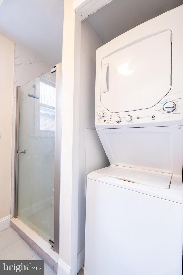 1736 Pine St #3r Property Photo 10