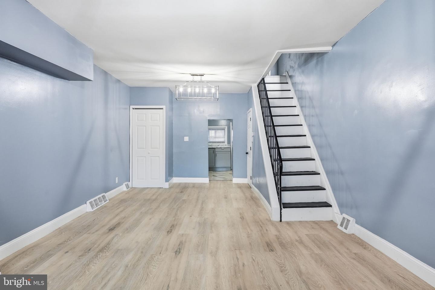 1526 S Lecount St Property Photo 3
