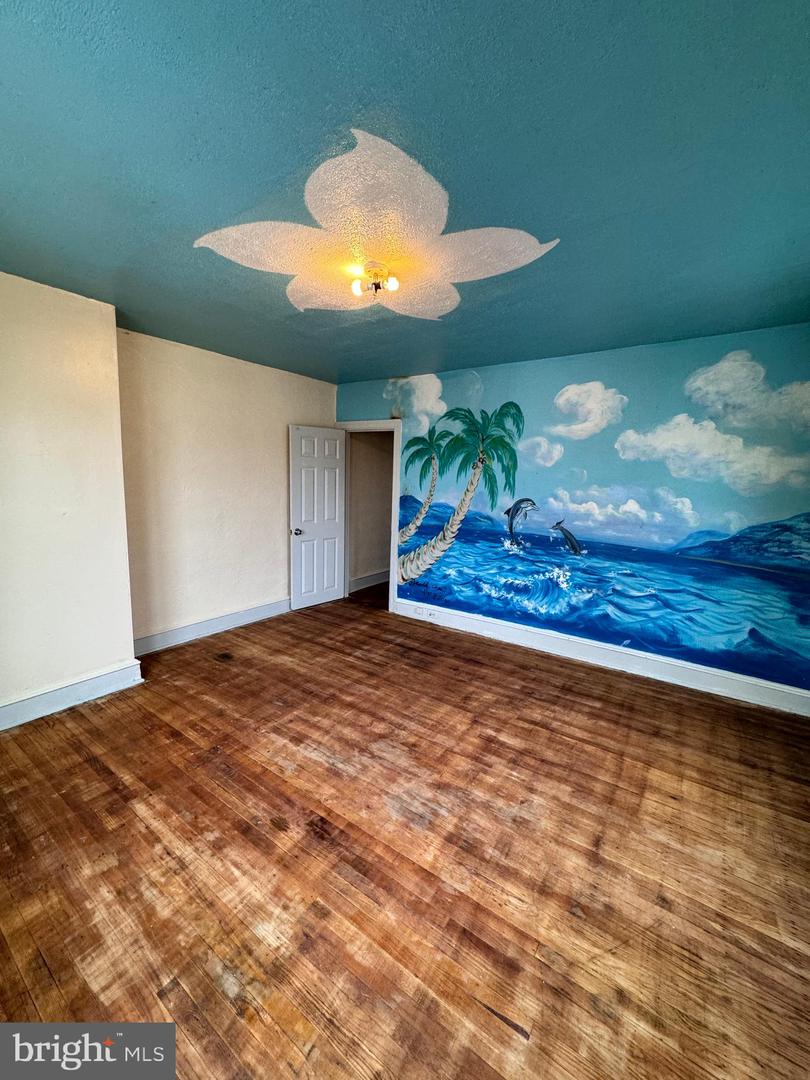 7415 Torresdale Ave Property Photo 4