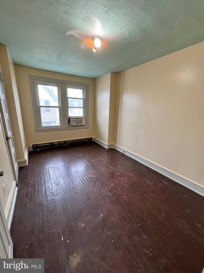 7415 Torresdale Ave Property Photo 5