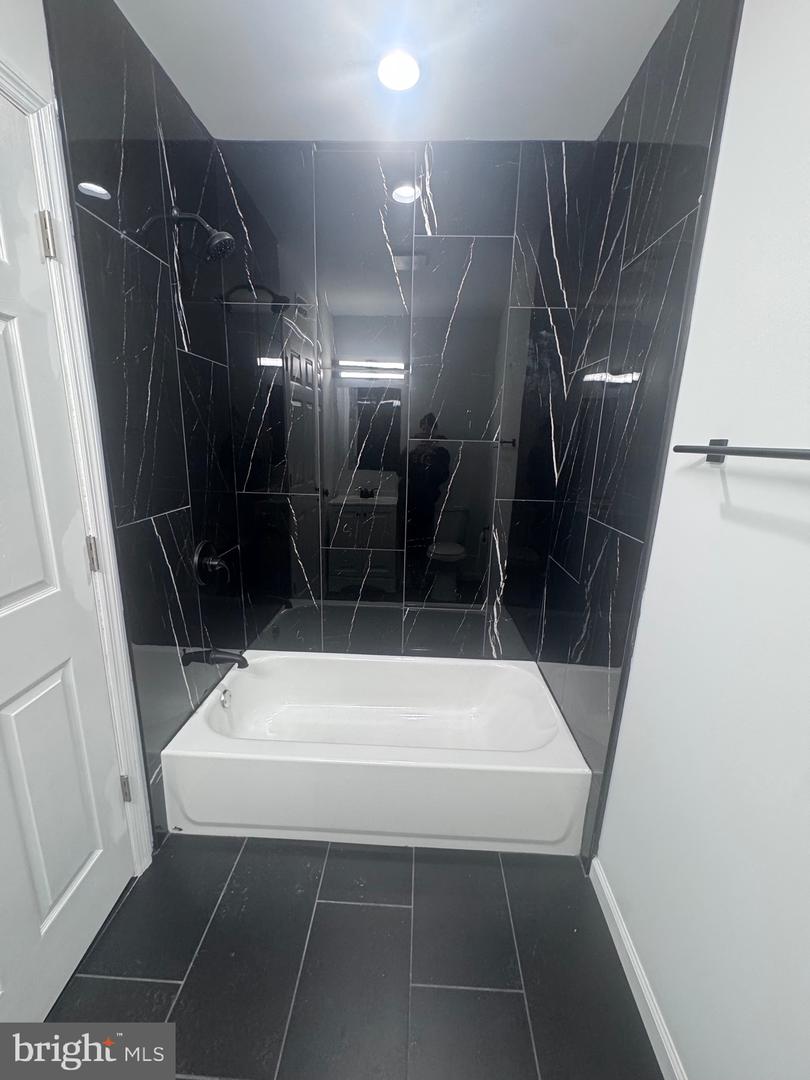 5012 W Stiles St #2 Property Photo 5