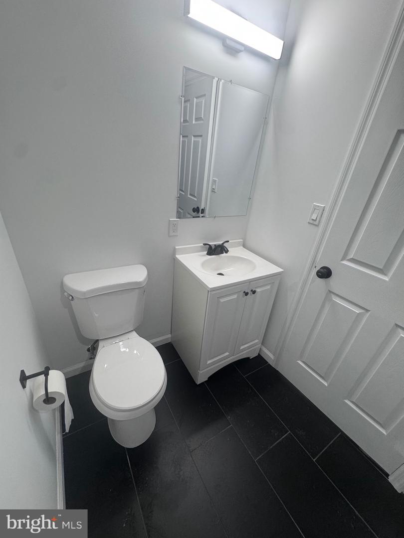 5012 W Stiles St #2 Property Photo 6