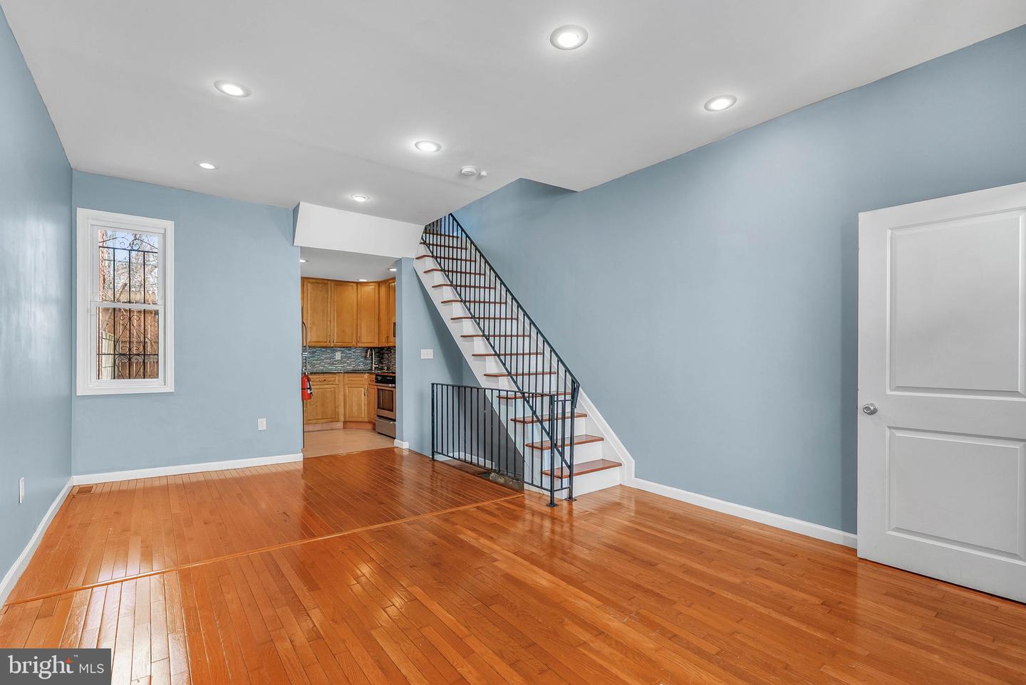1824 W Wilt St Property Photo 2