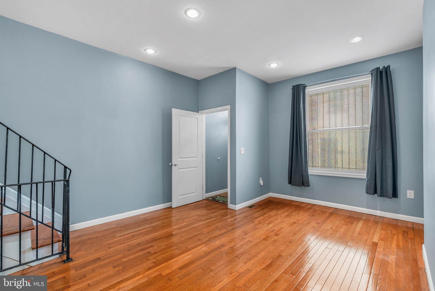 1824 W Wilt St Property Photo 4