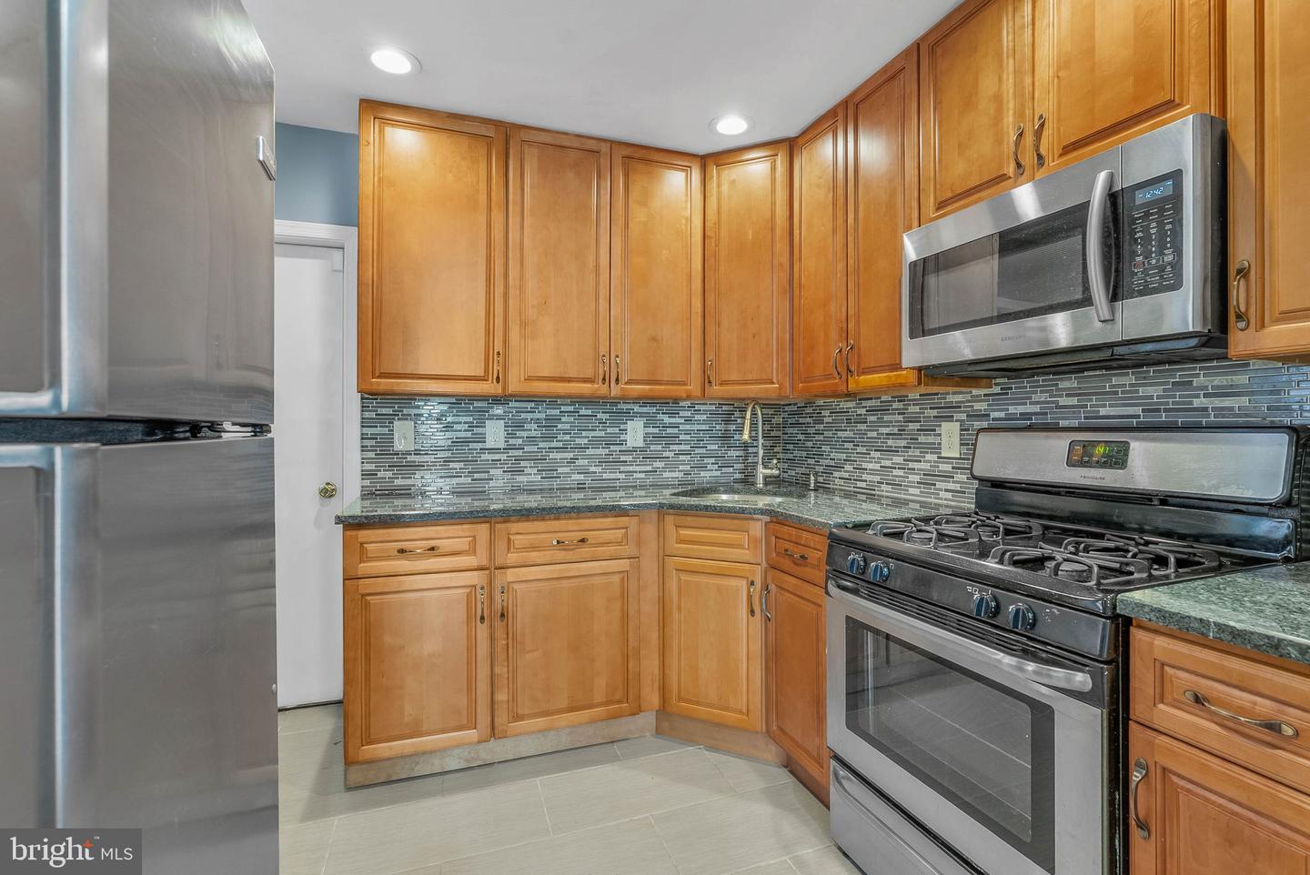 1824 W Wilt St Property Photo 8
