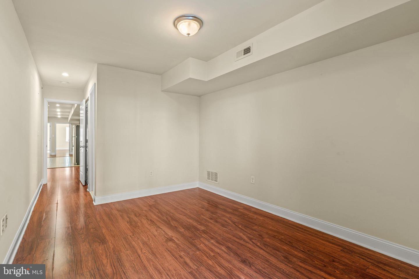 1724 W Master St #c Property Photo 9