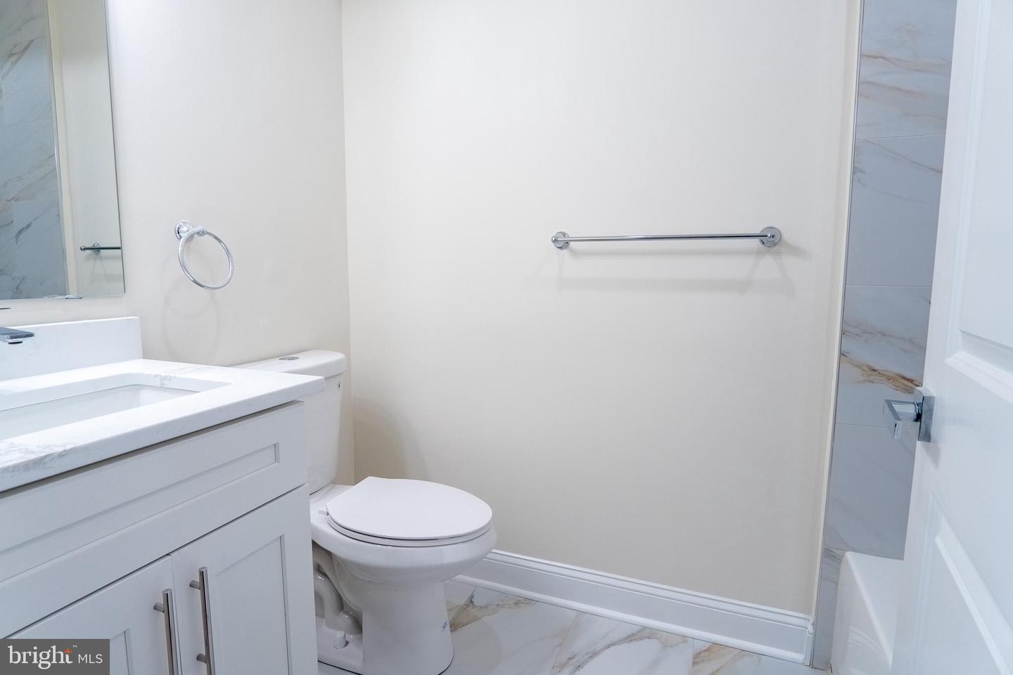 760 N Dekalb St Property Photo 22
