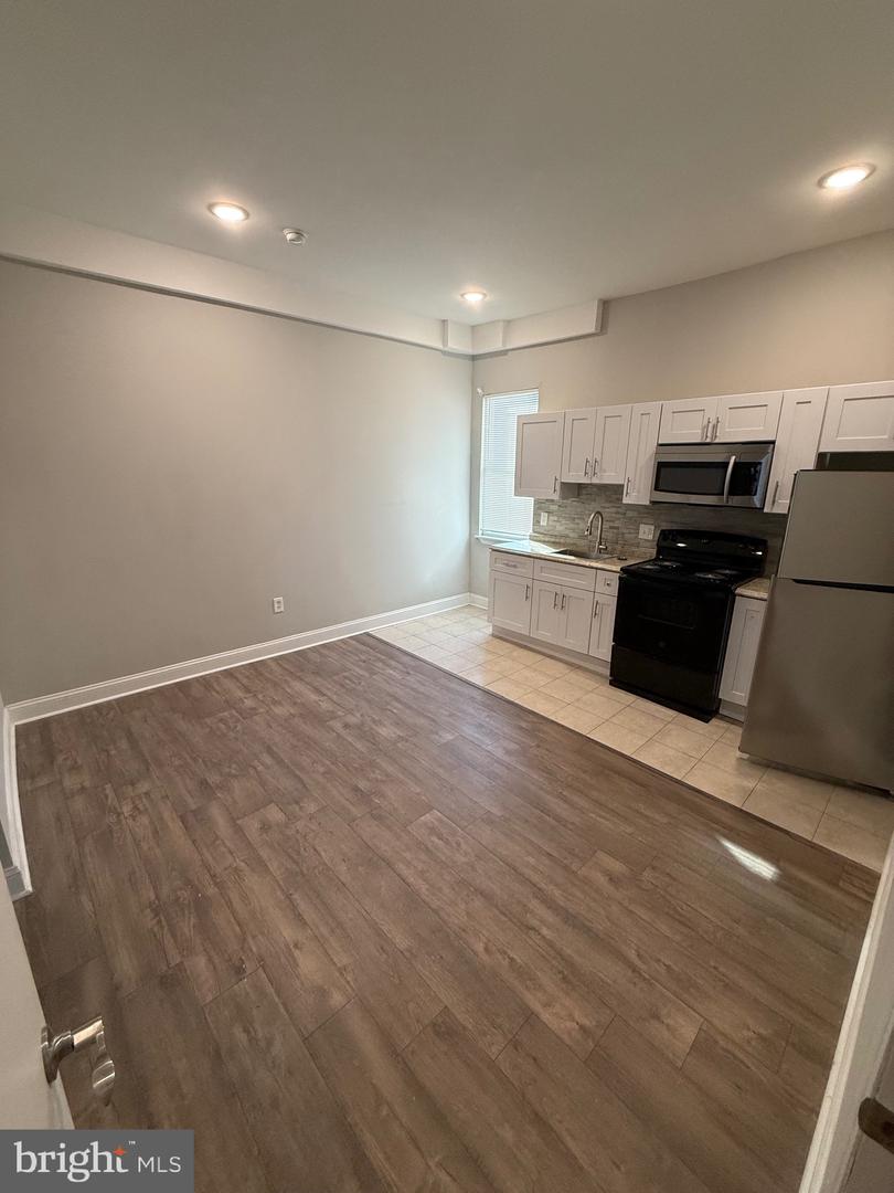4028 W Girard Ave #2 Property Photo 2
