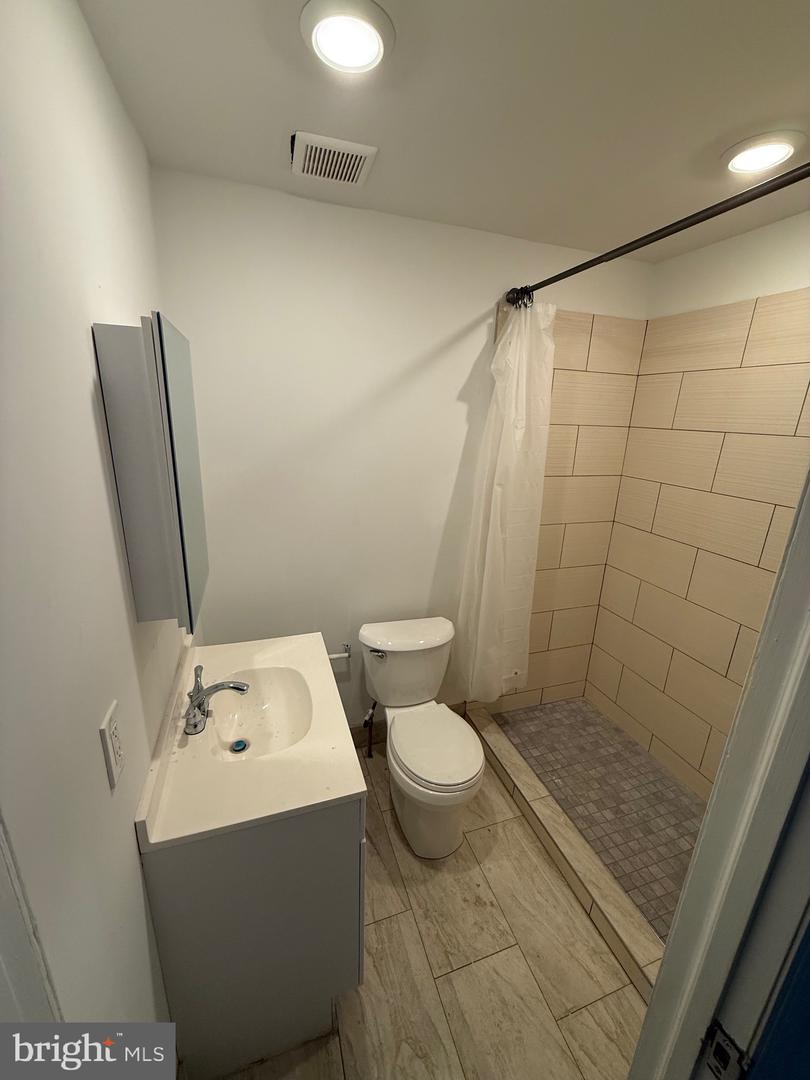 4028 W Girard Ave #2 Property Photo 3