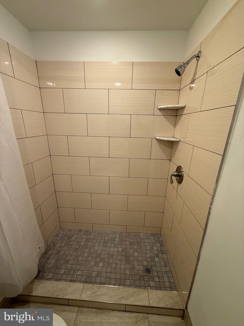 4028 W Girard Ave #2 Property Photo 4