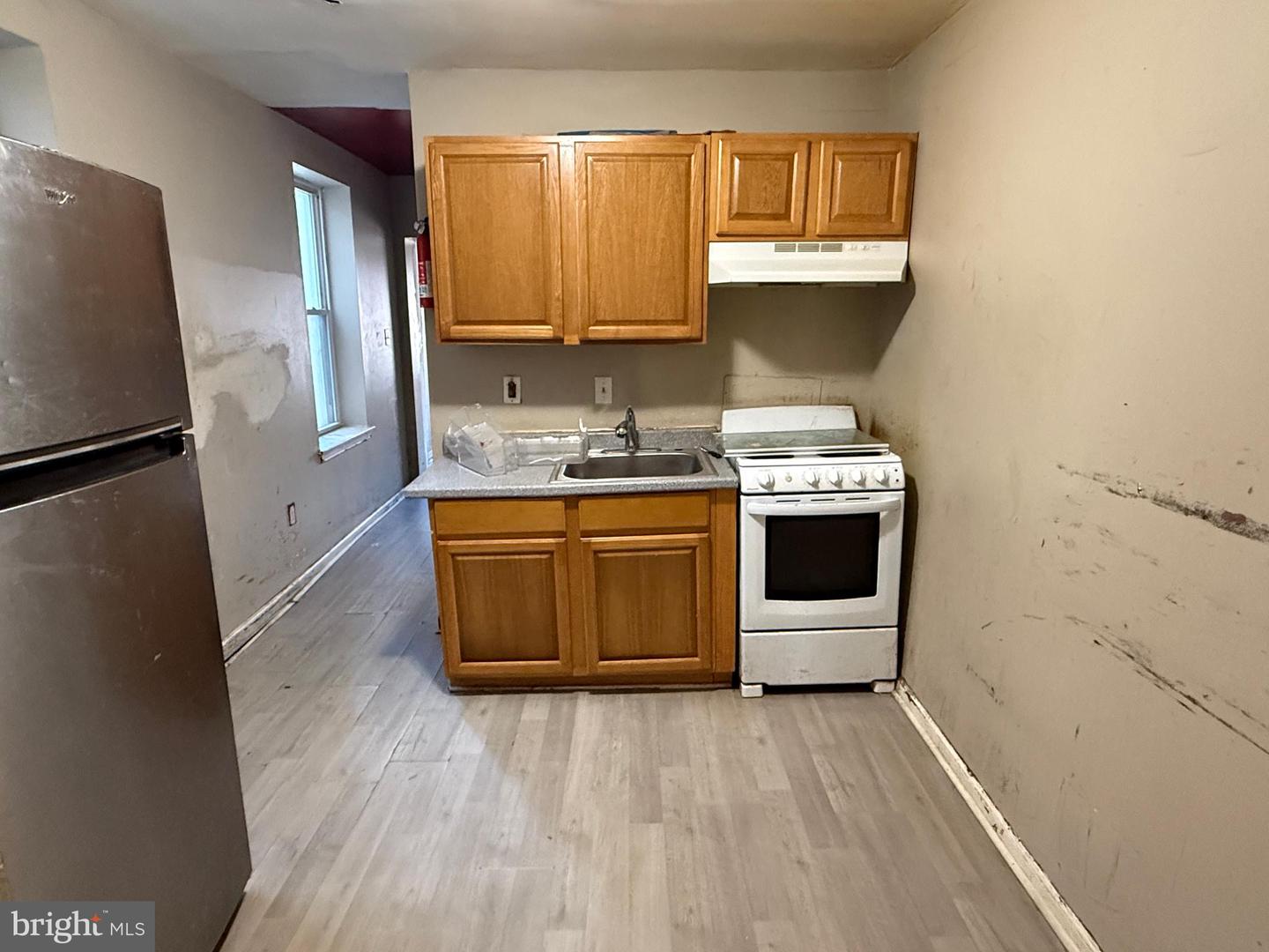 2040 N Lambert St Property Photo 5