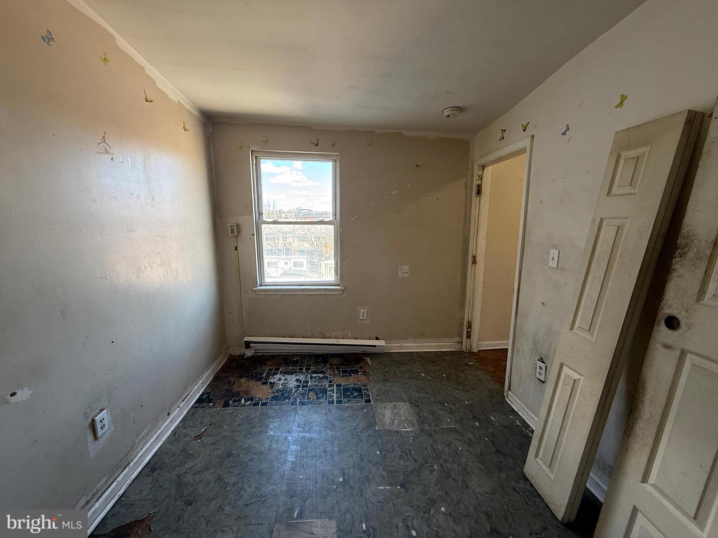 2040 N Lambert St Property Photo 11