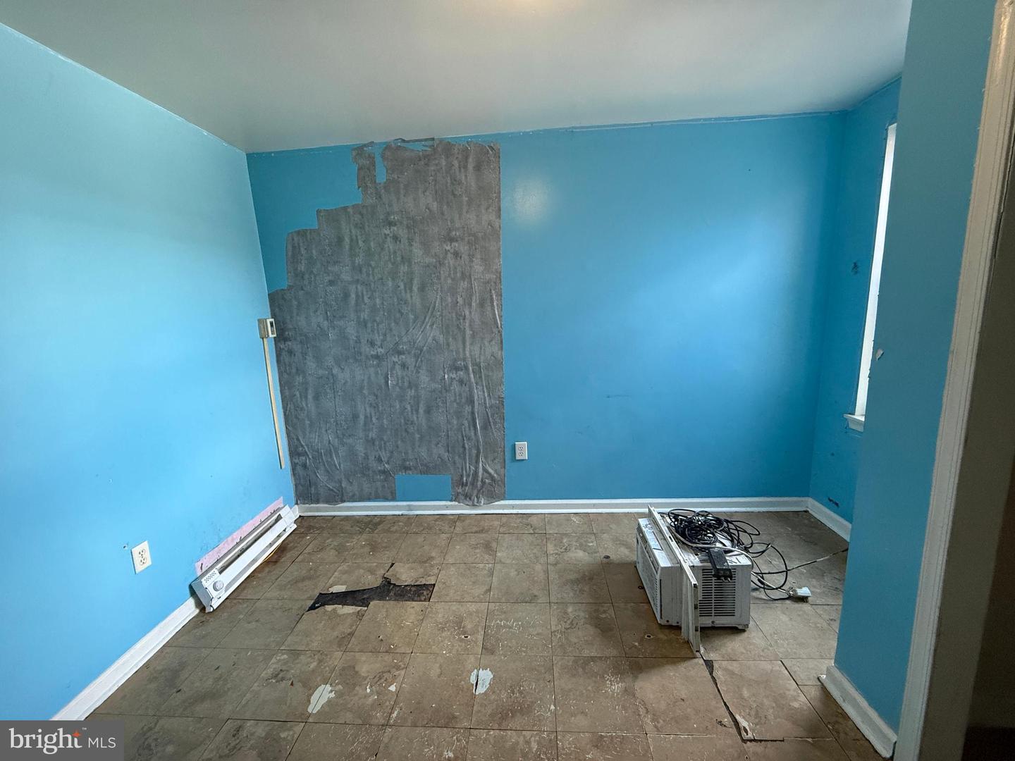 2040 N Lambert St Property Photo 17