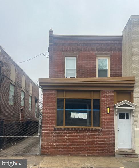 1534 Overington St Property Photo 1