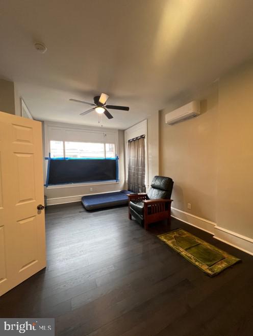 1534 Overington St Property Photo 4