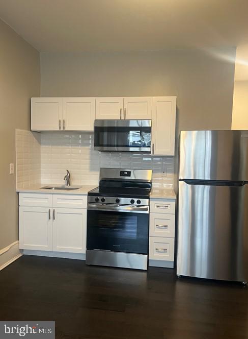 1534 Overington St Property Photo 6